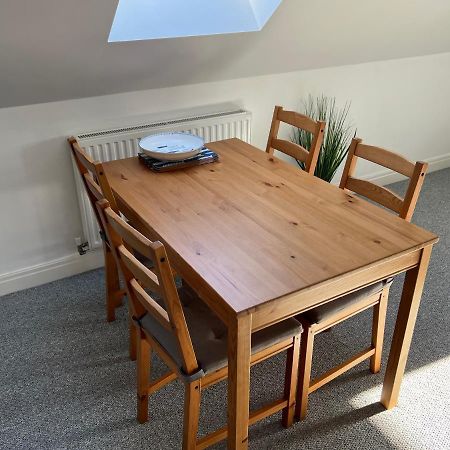 Swanage Holiday Penthouse Apartment, Moments From Beach And Town, On Site Parking, Fast Wifi, Sleeps Up To 6, Rated Exceptional Luaran gambar